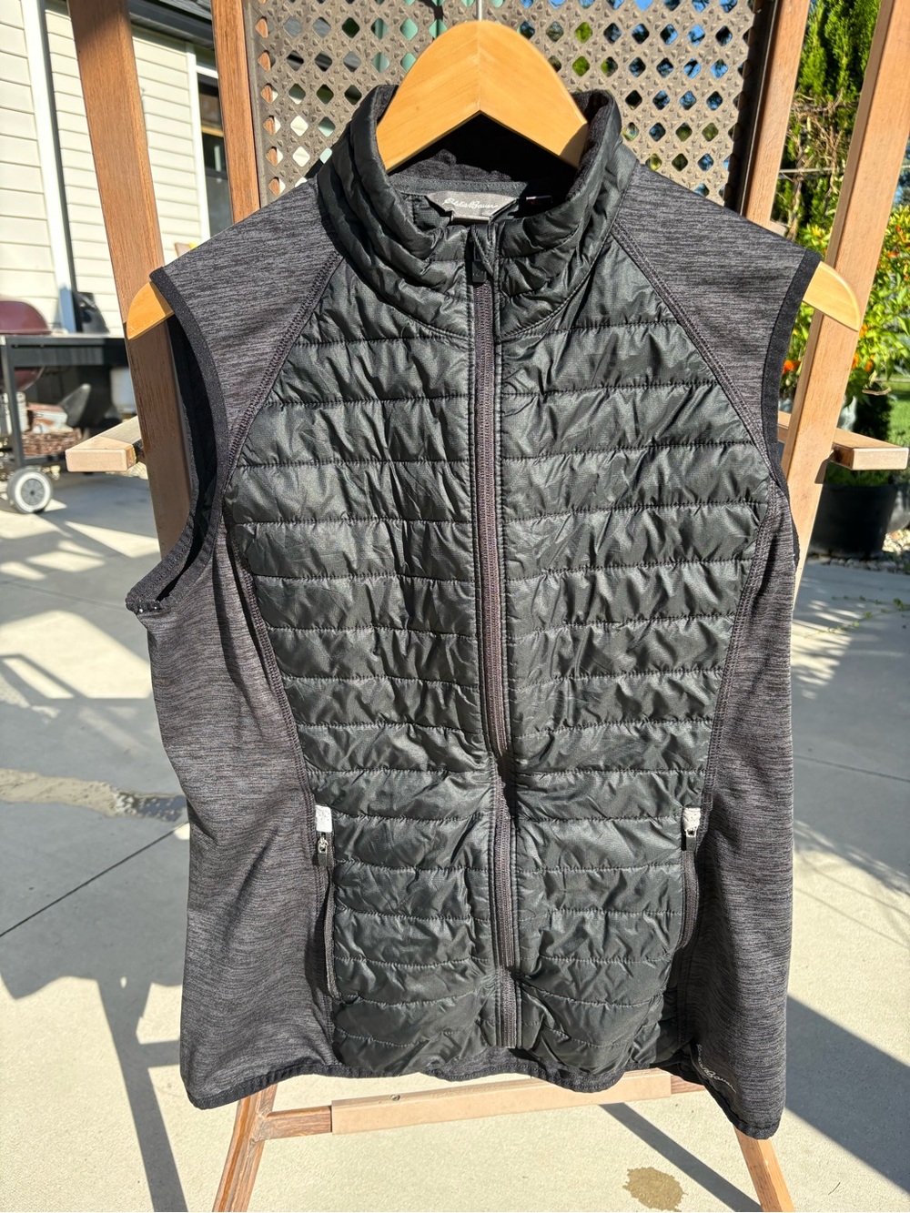 Women’s Eddie Bauer Black Quilted Hybrid Vest Jacket- size L